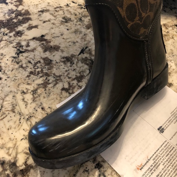 Coach rain boots size 71/2. Worn a couple times - Picture 3 of 3